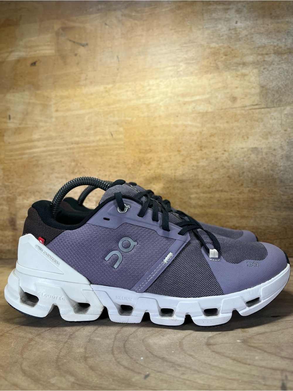 On CloudFlyer 4 REFLECTIVE Womens Size 9.5 Running Shoes Sneakers Purple